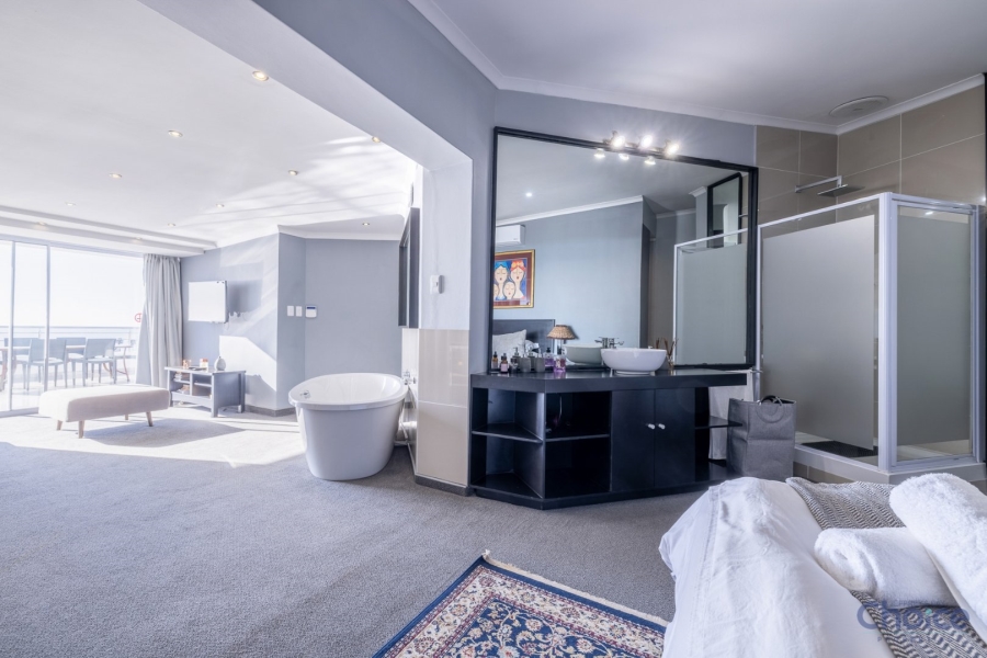 5 Bedroom Property for Sale in Jeffreys Bay Central Eastern Cape